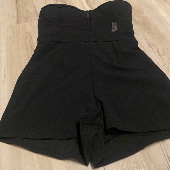 NWT CHARLOTTE RUSSE | Black Strapless Romper - Picture 2 of 6